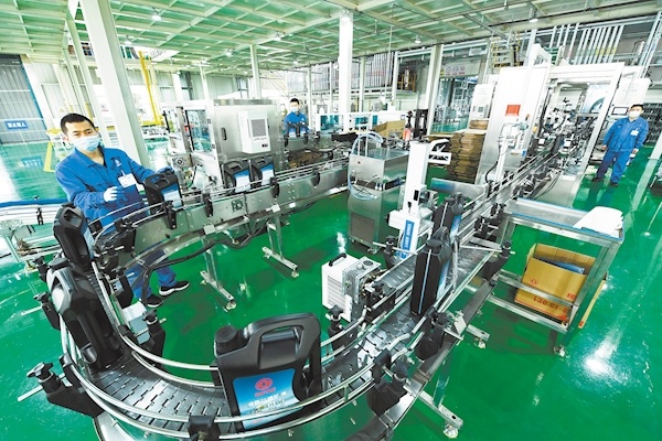 棗陽航天潤滑油: 填補我國節(jié)能環(huán)保潤滑油領域空白